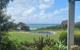 Bear Gully Coastal Cottages